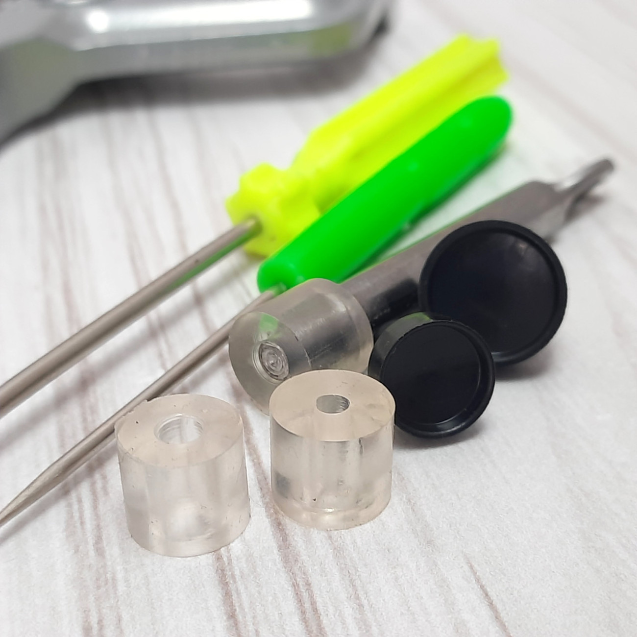 Ручний установник пластикових кнопок з насадками в комплекті