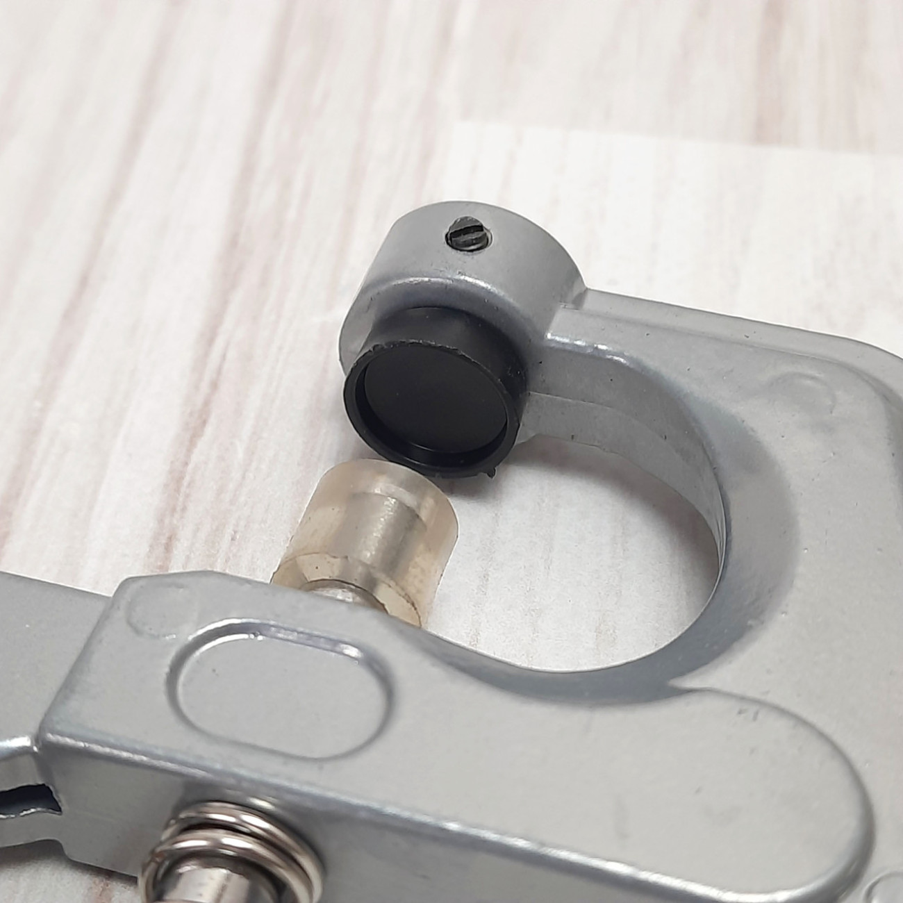 Ручний установник пластикових кнопок з насадками в комплекті