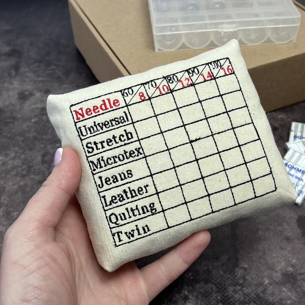 Подушка для голок Needle Craft, бежева