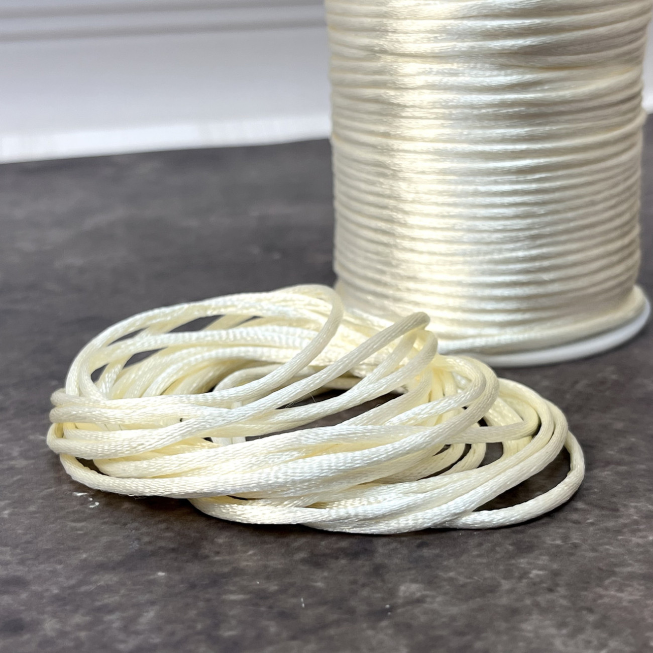 Шнур корсетний 3 мм, молочний