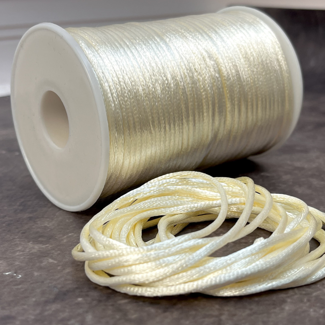 Шнур корсетний 3 мм, молочний