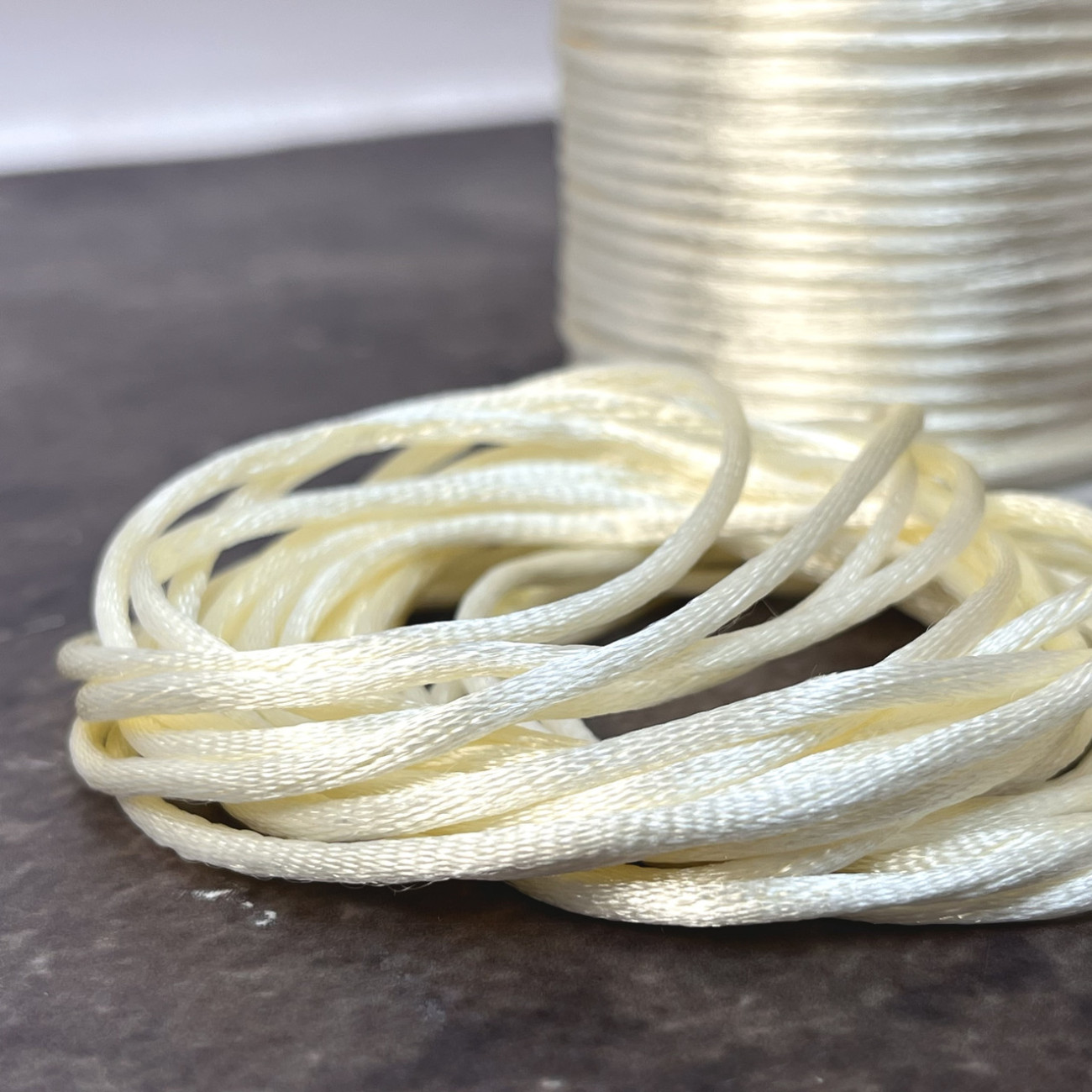 Шнур корсетний 3 мм, молочний