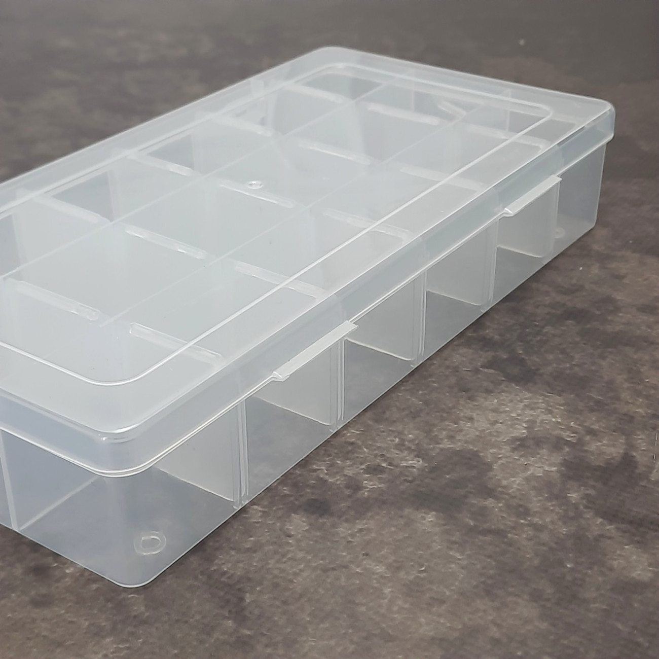 Органайзер - бокс  з комірками (18 шт), прозорий