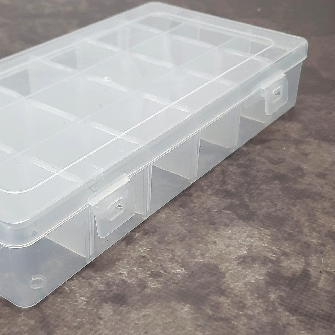 Органайзер - бокс  з комірками (18 шт), прозорий