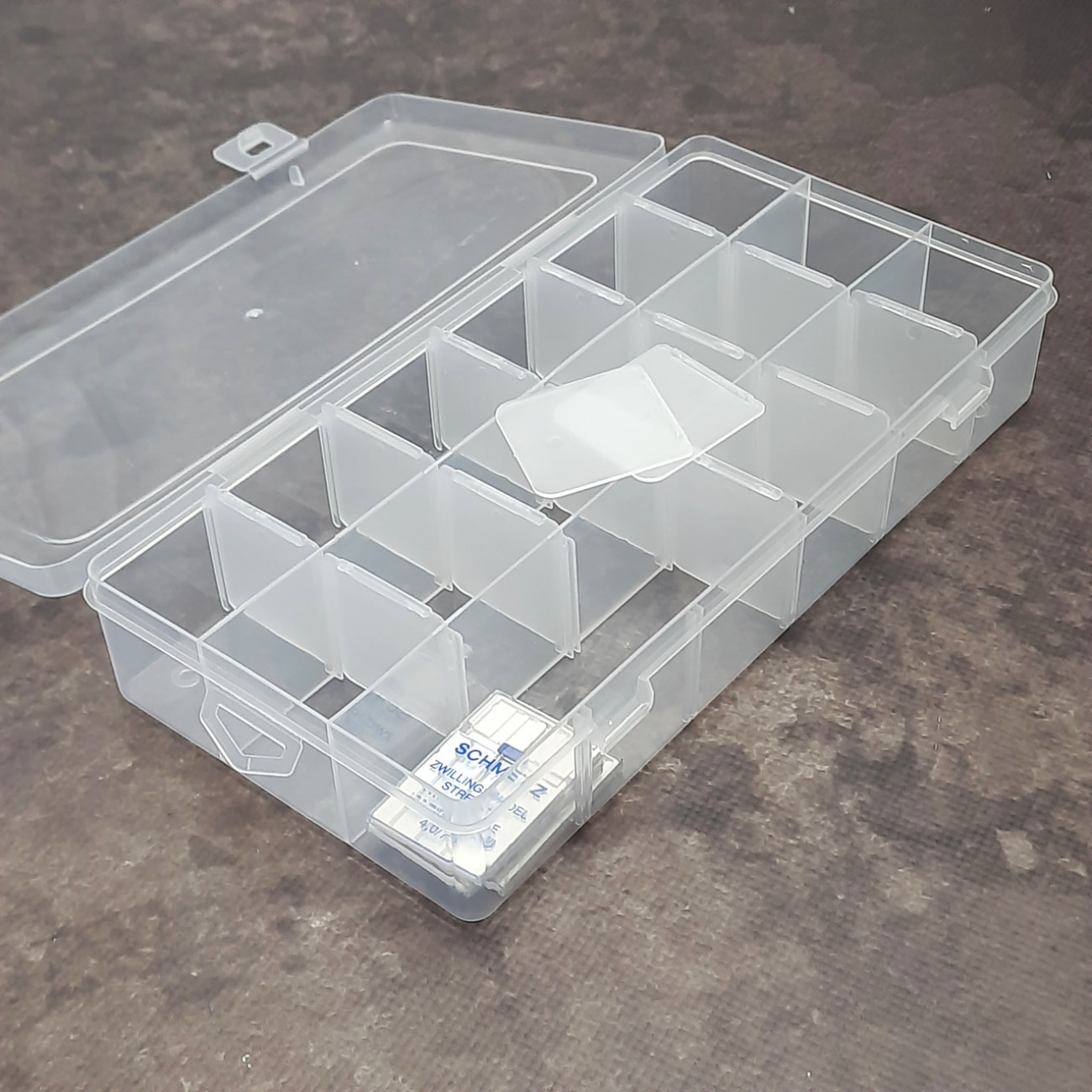 Органайзер - бокс  з комірками (18 шт), прозорий