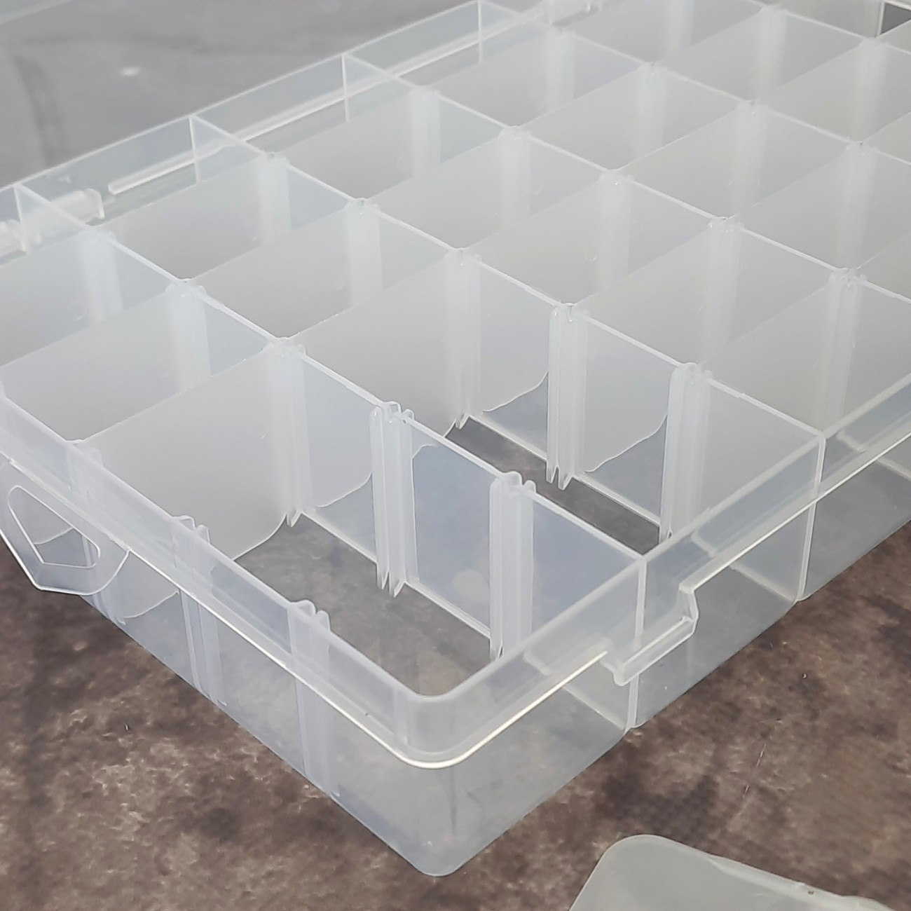 Органайзер - бокс  з комірками (36 шт), прозорий