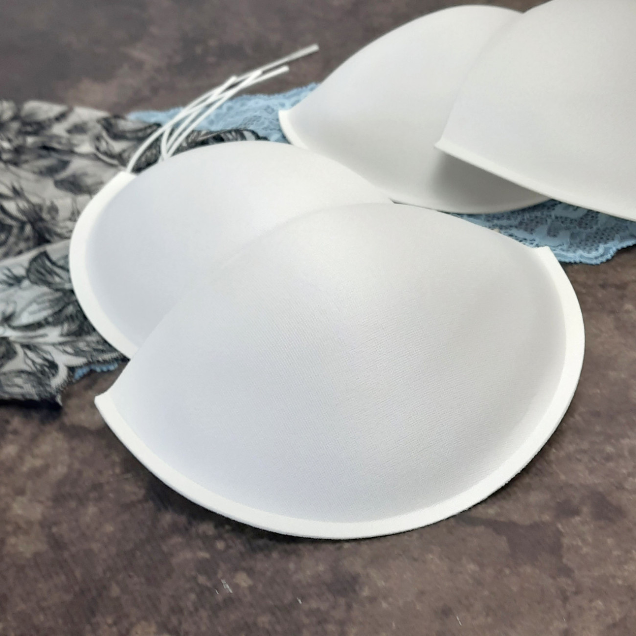 Корсетні чашки класичні з пушапом, розмір 95, білі