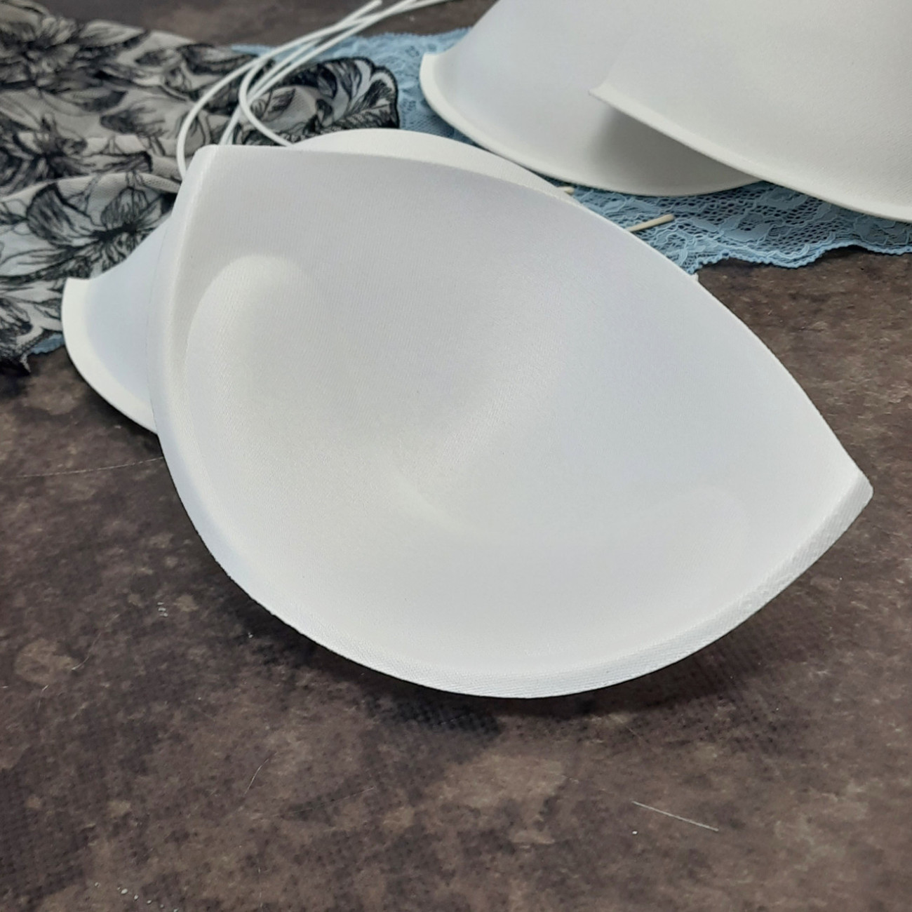 Корсетні чашки класичні з пушапом, розмір 95, білі