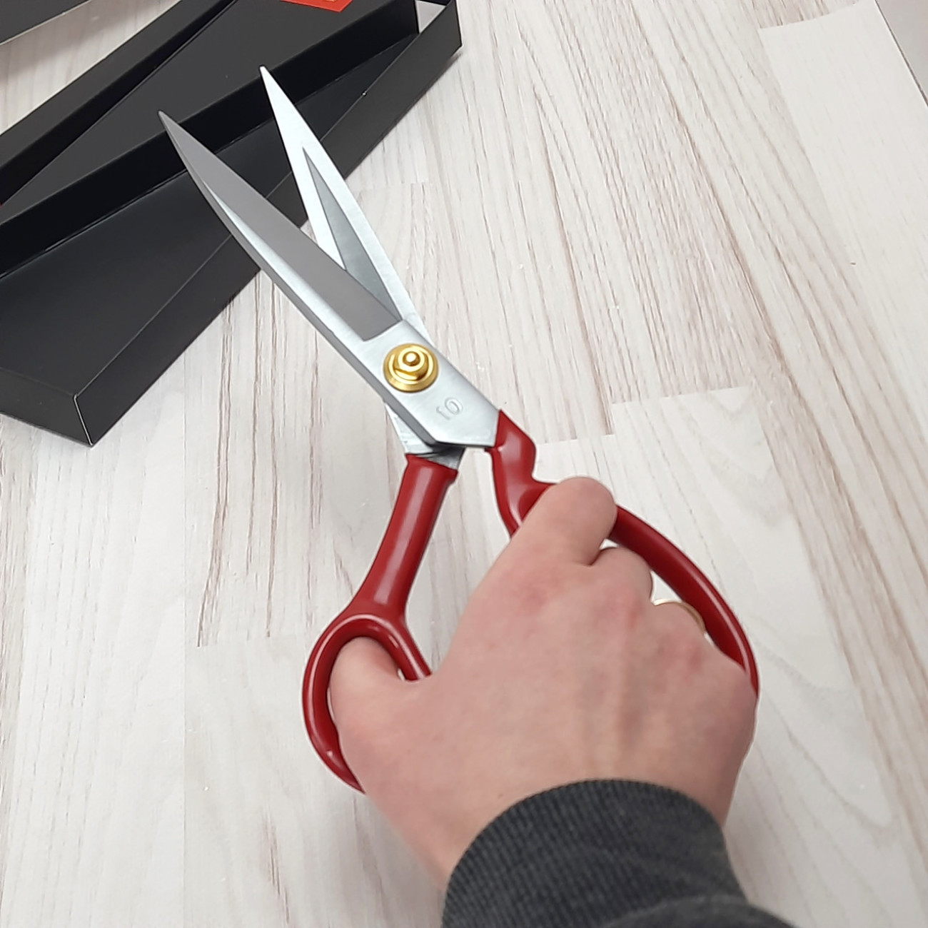 Ножиці кравецькі PIN-1104 (10 дюймів) з червоними ручками