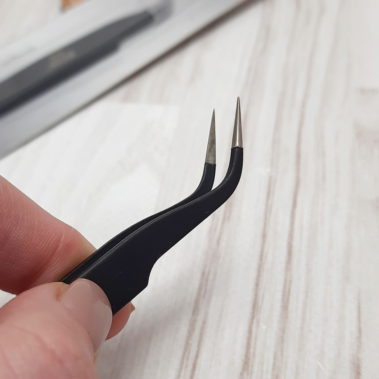 Антистатичний пінцет вигнутий Aktion TS-ESD-15, чорний