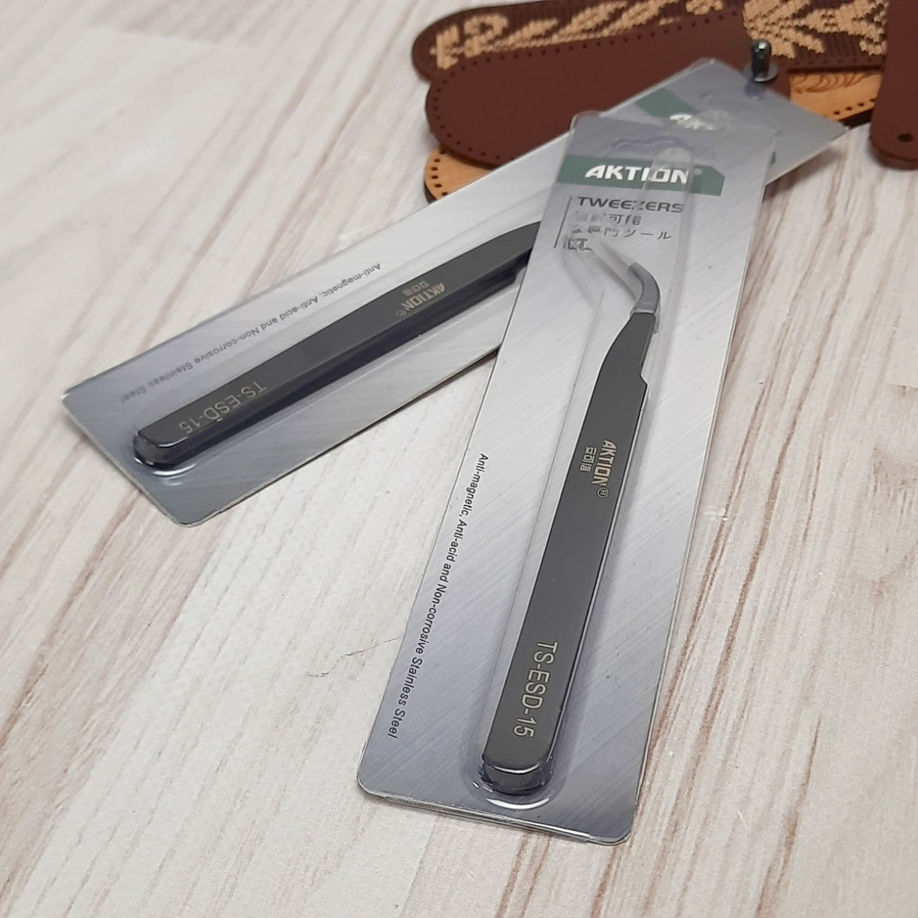 Антистатичний пінцет вигнутий Aktion TS-ESD-15, чорний