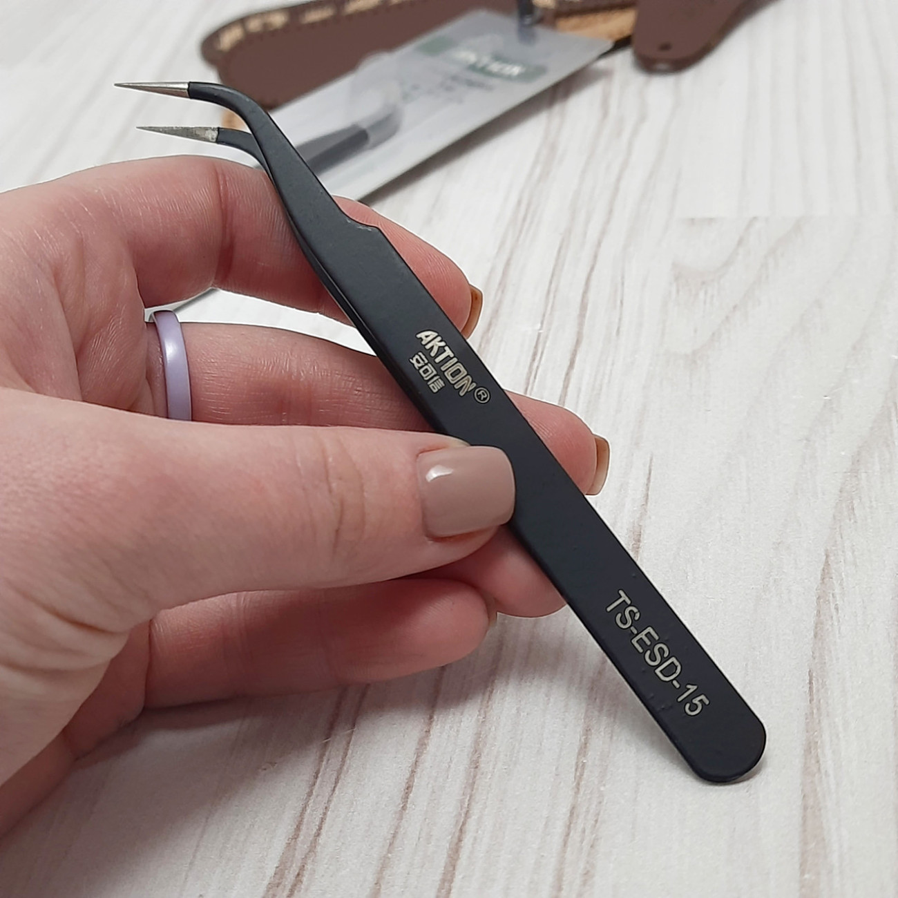 Антистатичний пінцет вигнутий Aktion TS-ESD-15, чорний