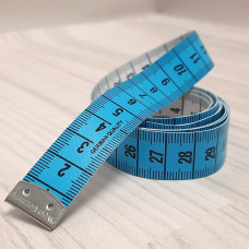 Сантиметрова стрічка блакитно-біла з металевими накінечниками