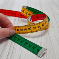 Сантиметрова стрічка трикольорова з металевими накінечниками