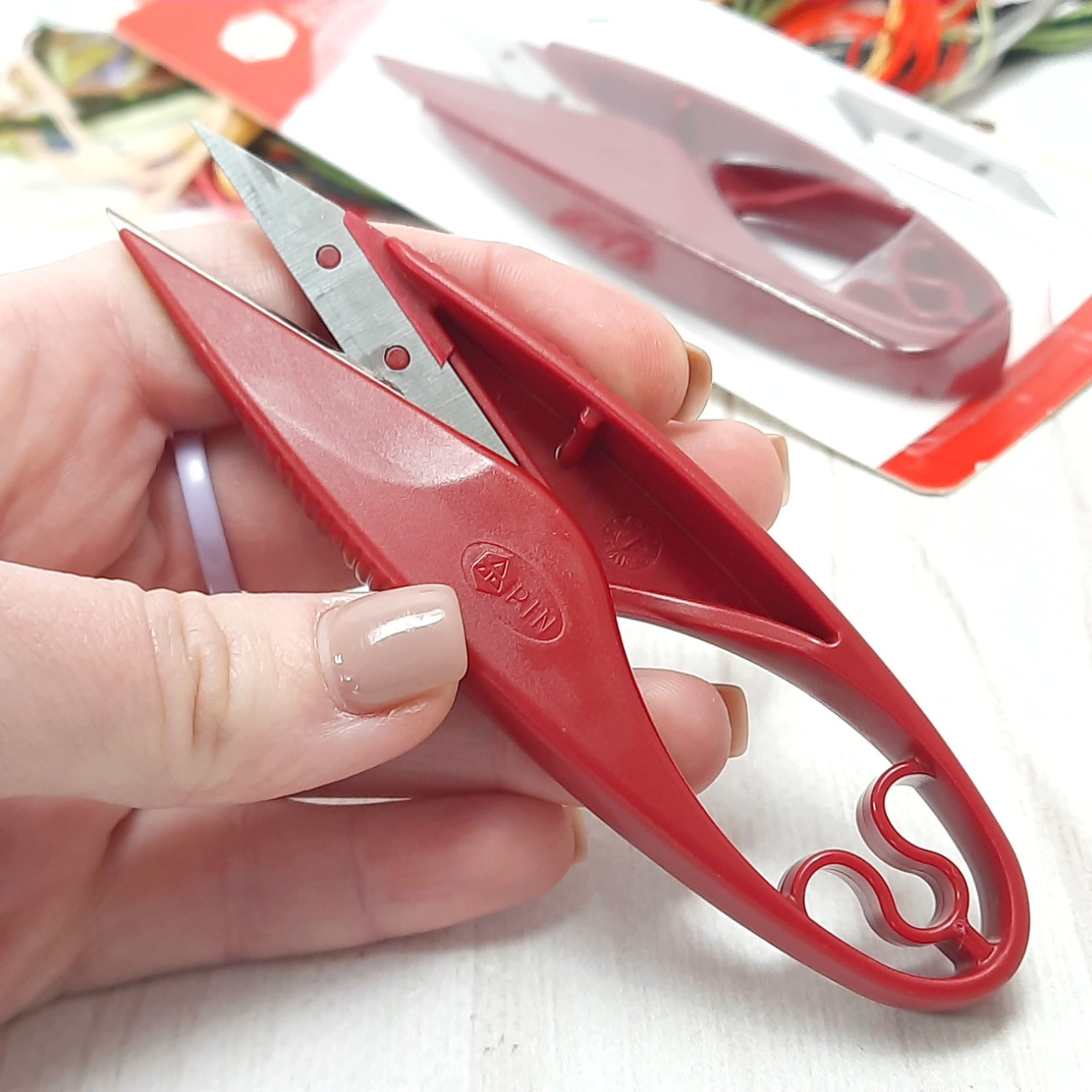 Сніппер з додатковими лезами PIN-1455 пластиковий (червоний)