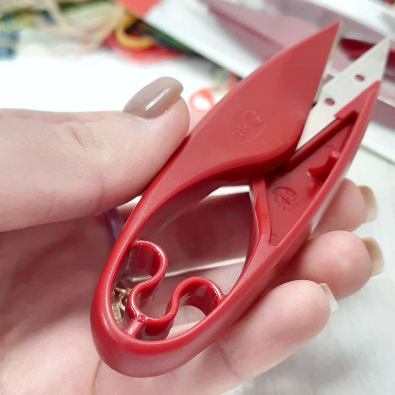 Сніппер з додатковими лезами PIN-1455 пластиковий (червоний)