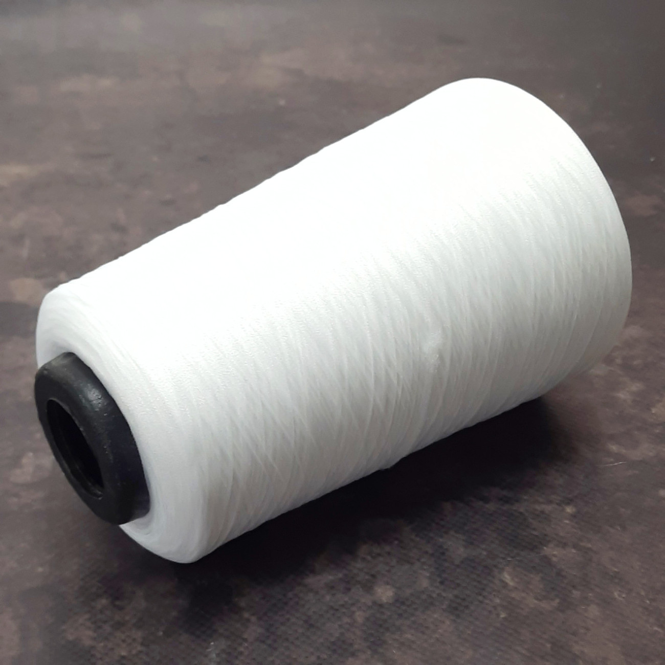 Текстуровані нитки для оверлока 150D/1, білі