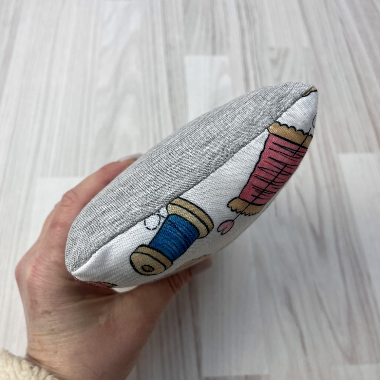 Кравецька подушечка для ВТО Needle Craft Прямокутна зі швейним малюнком