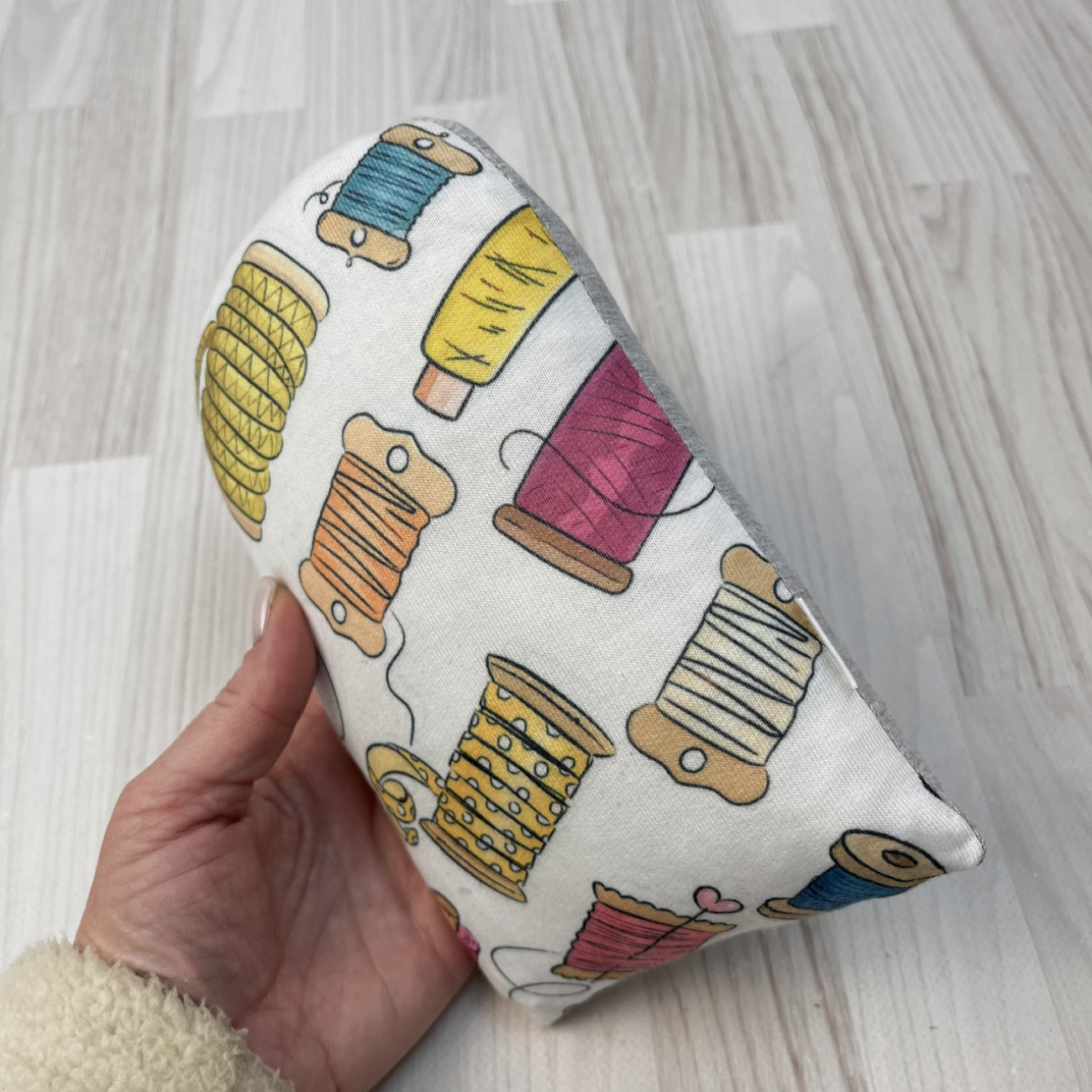 Кравецька подушечка для ВТО Needle Craft Прямокутна зі швейним малюнком