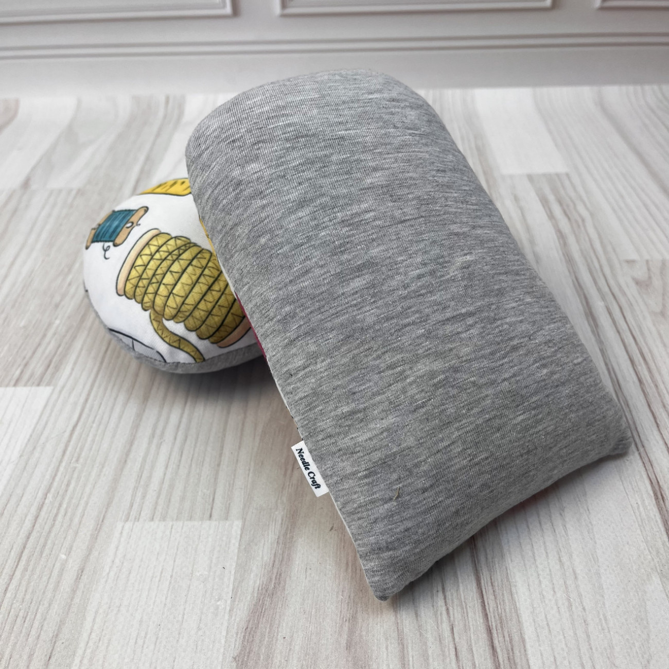 Кравецька подушечка для ВТО Needle Craft Прямокутна зі швейним малюнком