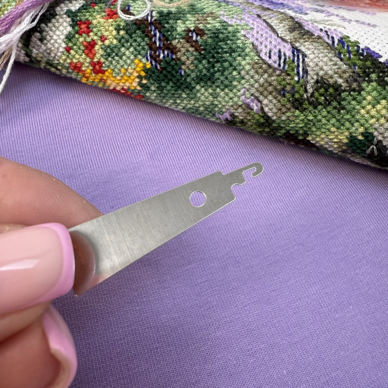 Нитковтягувач сталевий для вишивальних голок