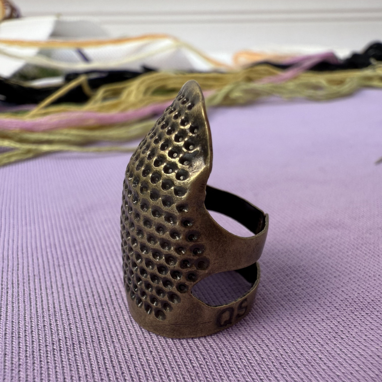 Наперсток відкритий регульований, розмір М (бронза)