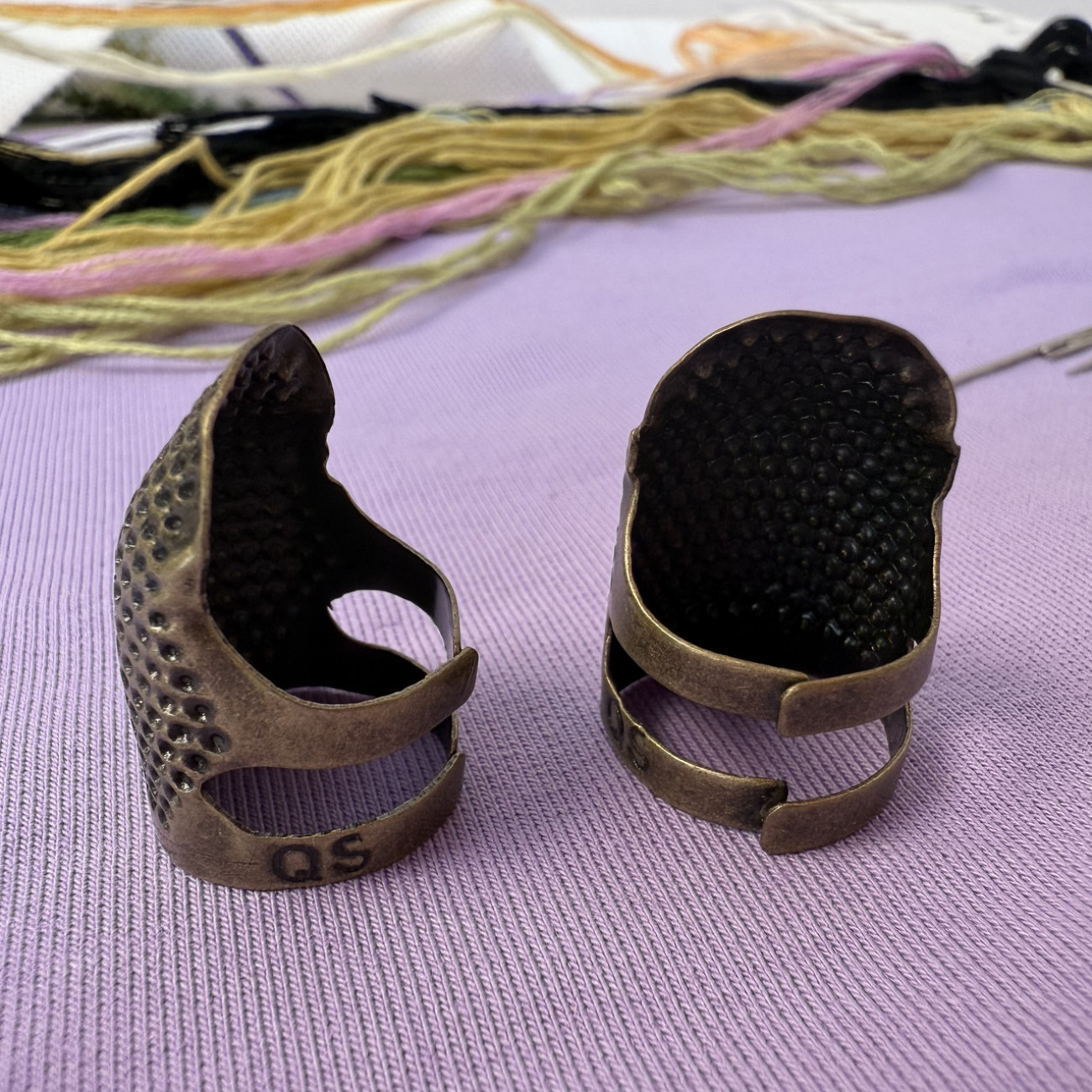 Наперсток відкритий регульований, розмір М (бронза)