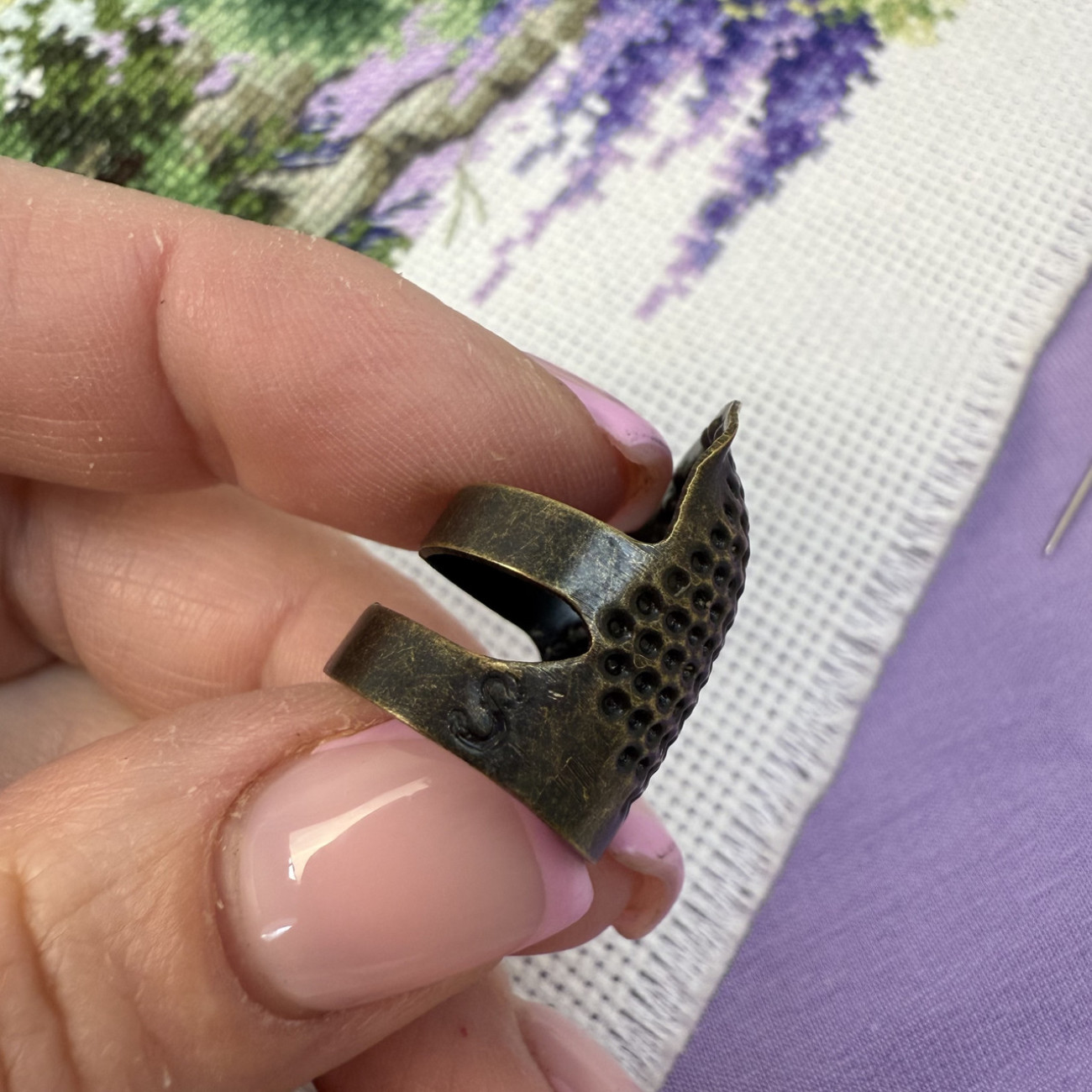 Наперсток відкритий регульований, розмір S (бронза)