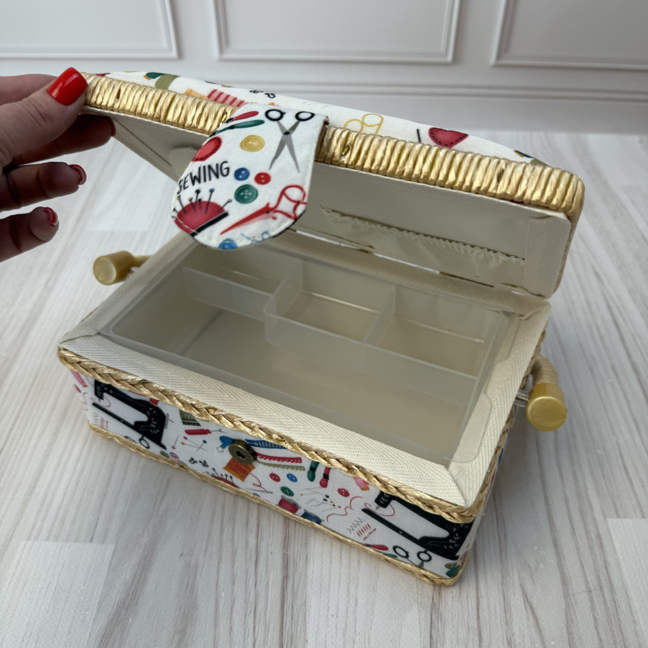 Скринька для рукоділля зі швейним малюнком, розмір S