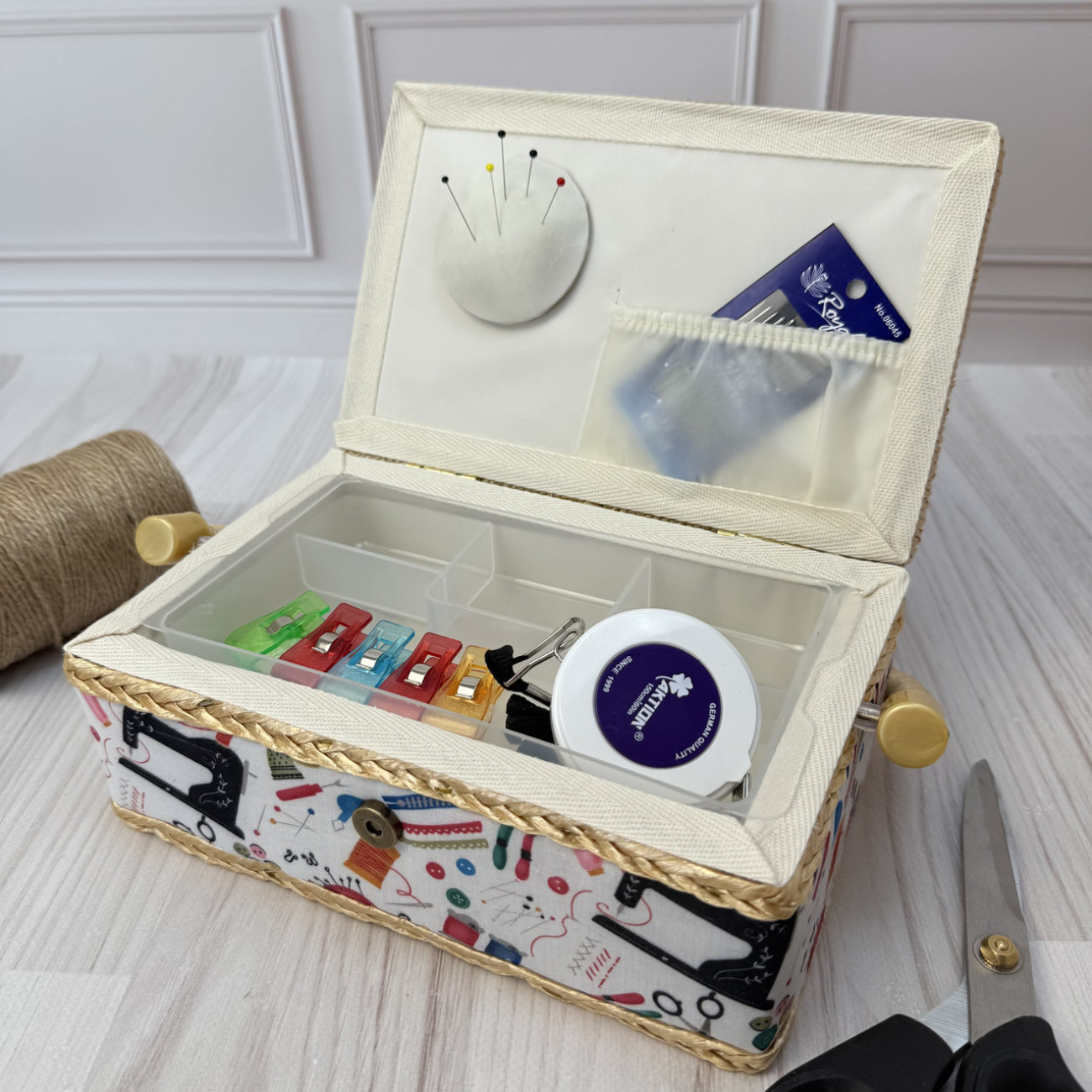 Скринька для рукоділля зі швейним малюнком, розмір S