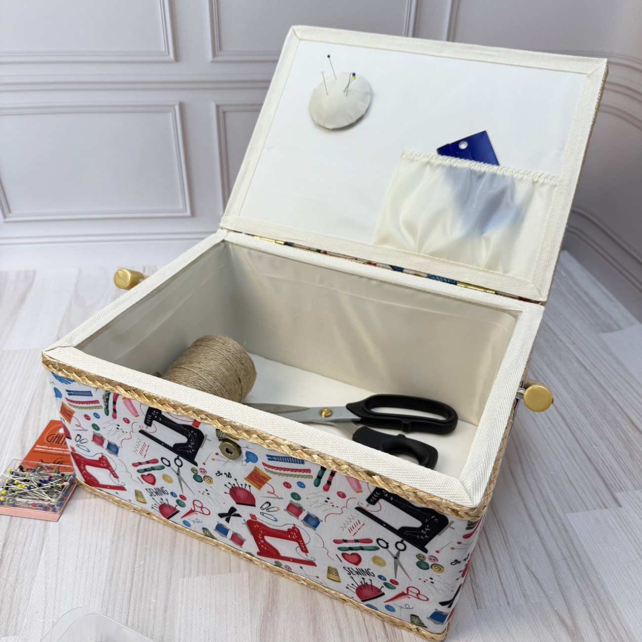 Скринька для рукоділля зі швейним малюнком, розмір L