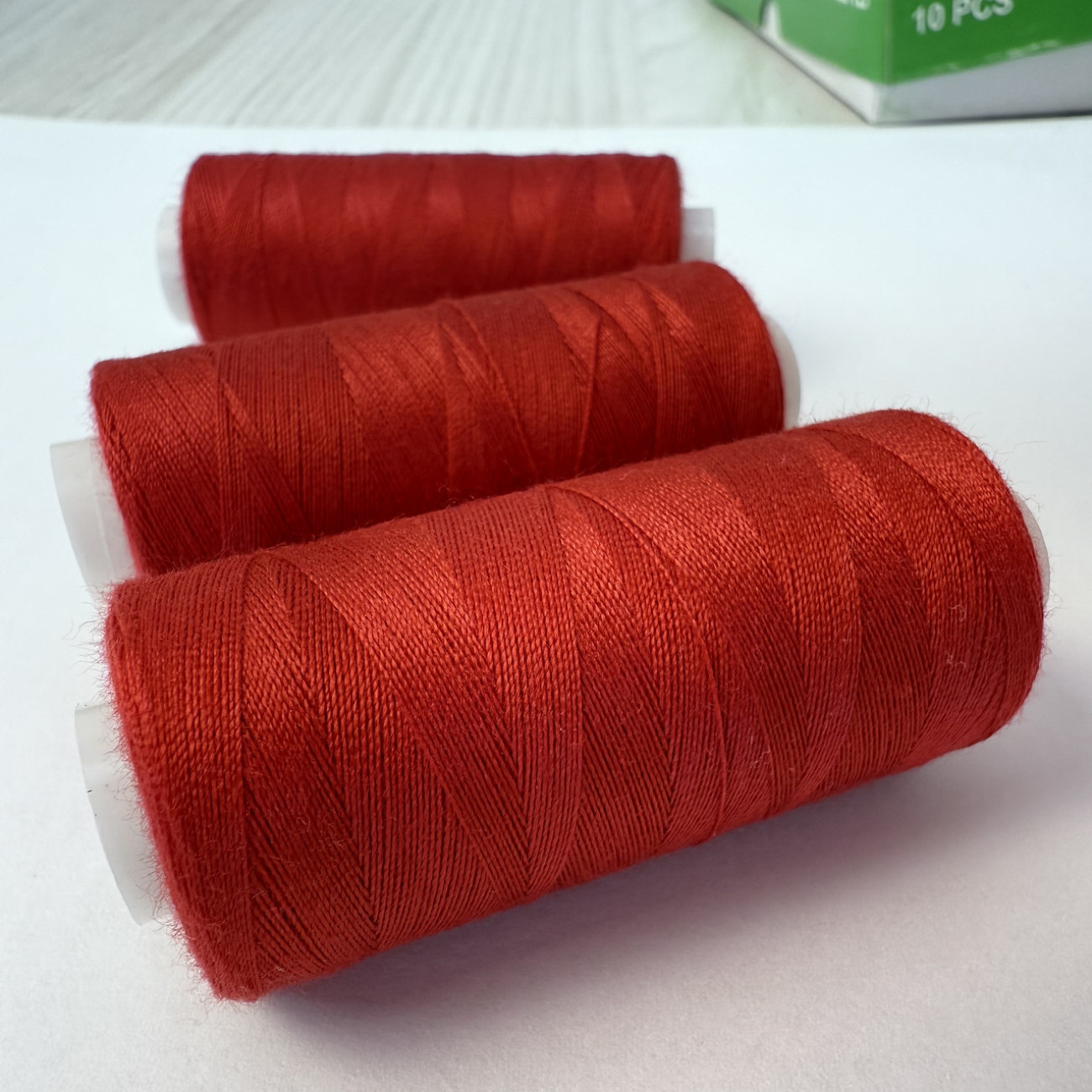 Нитки для шиття Peri 100% поліестер, 40/2, 400Y (№011)