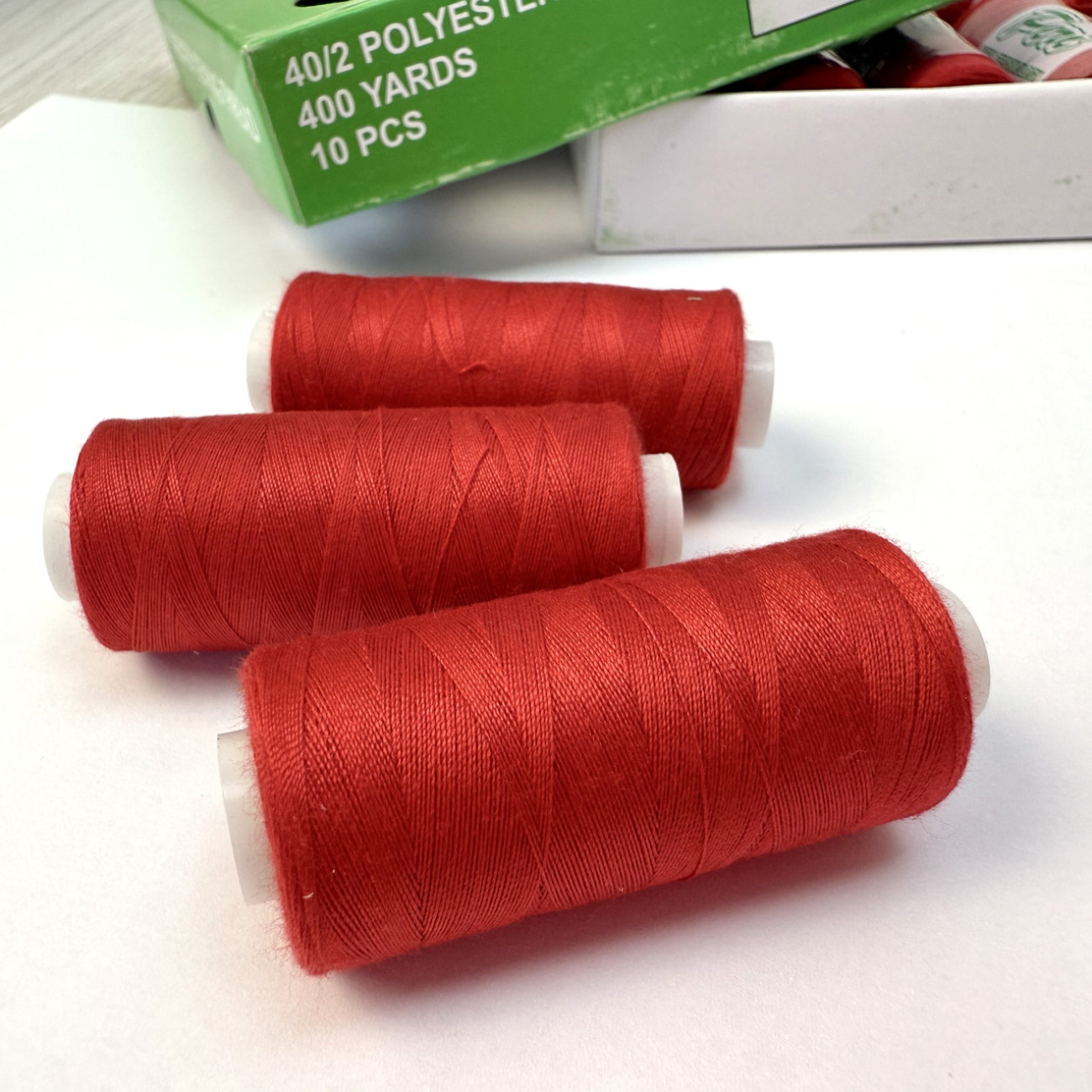 Нитки для шиття Peri 100% поліестер, 40/2, 400Y (№011)