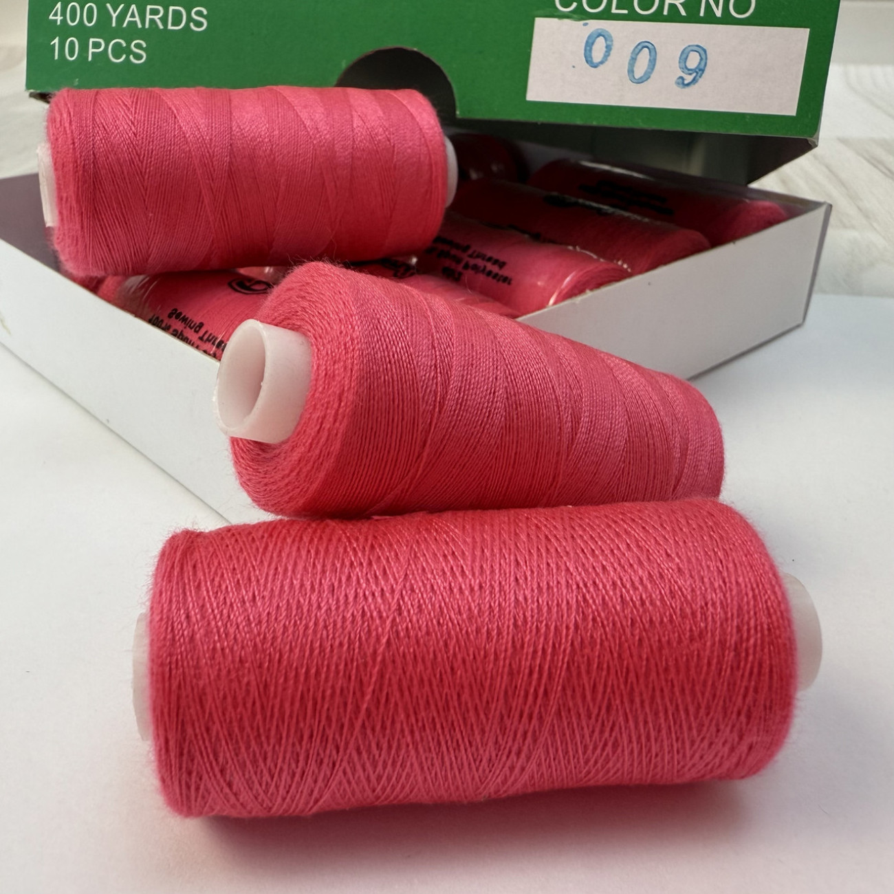 Нитки для шиття Peri 100% поліестер, 40/2, 400Y (№009)