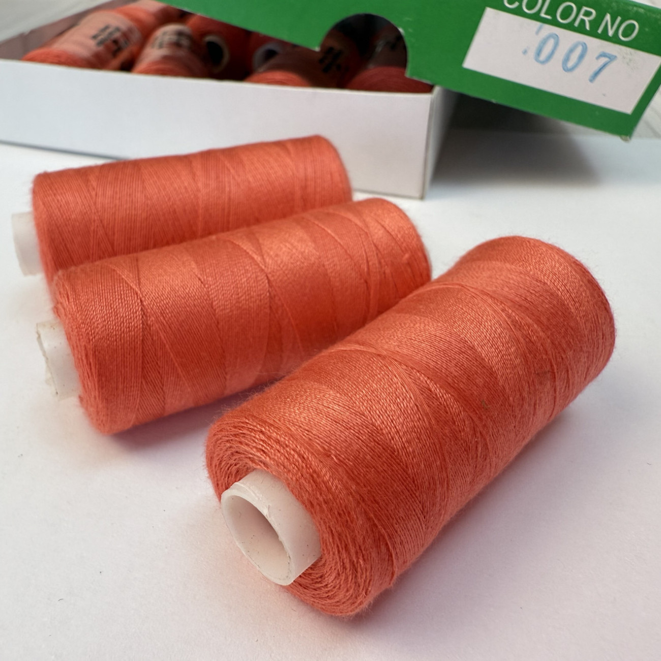 Нитки для шиття Peri 100% поліестер, 40/2, 400Y (№007)