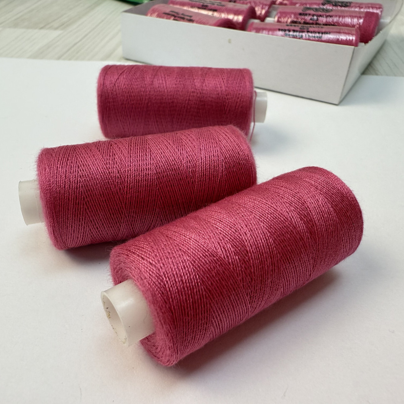 Нитки для шиття Peri 100% поліестер, 40/2, 400Y (№005)