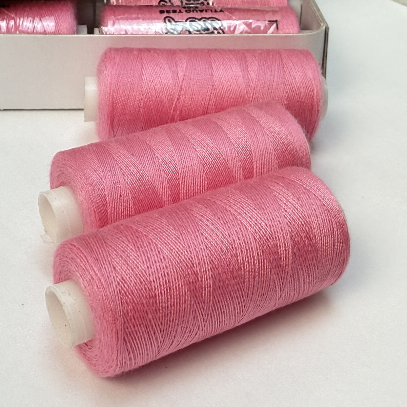 Нитки для шиття Peri 100% поліестер, 40/2, 400Y (№004)