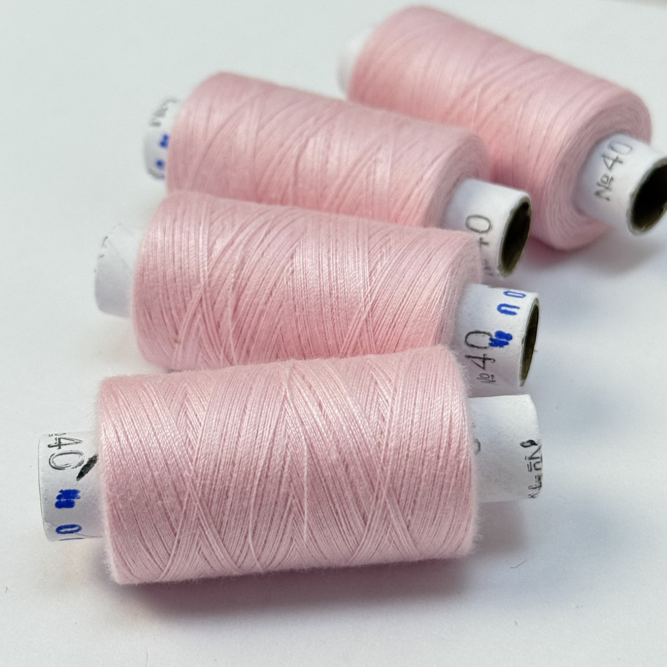 Нитки для шиття Peri 100% поліестер, 40/2, 400Y (№002)