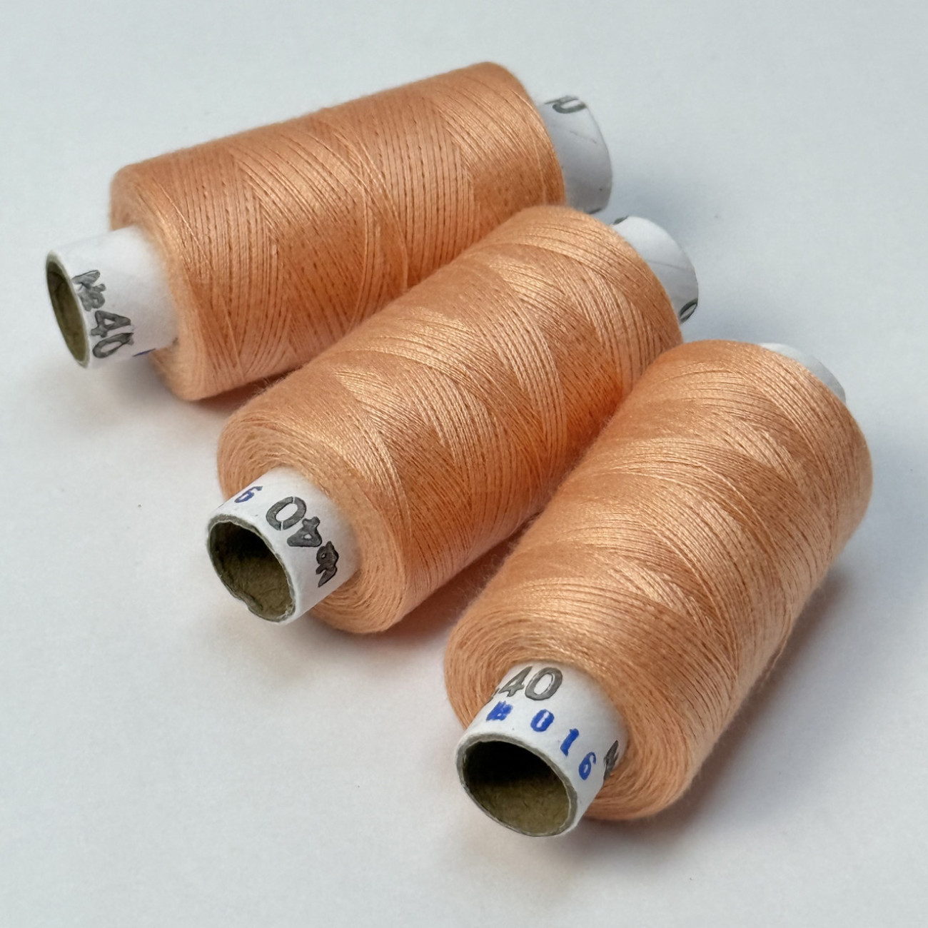 Нитки для шиття Peri 100% поліестер, 40/2, 400Y (№016)