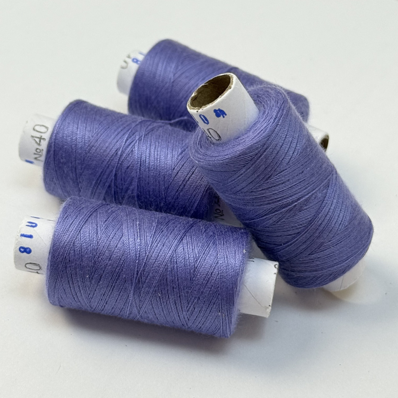 Нитки для шиття Peri 100% поліестер, 40/2, 400Y (№018)