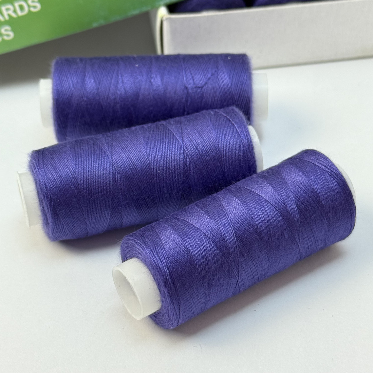 Нитки для шиття Peri 100% поліестер, 40/2, 400Y (№020)