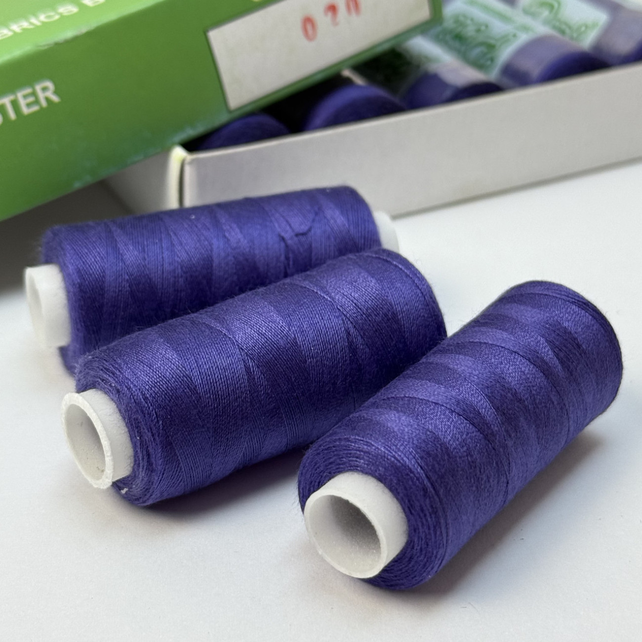 Нитки для шиття Peri 100% поліестер, 40/2, 400Y (№020)