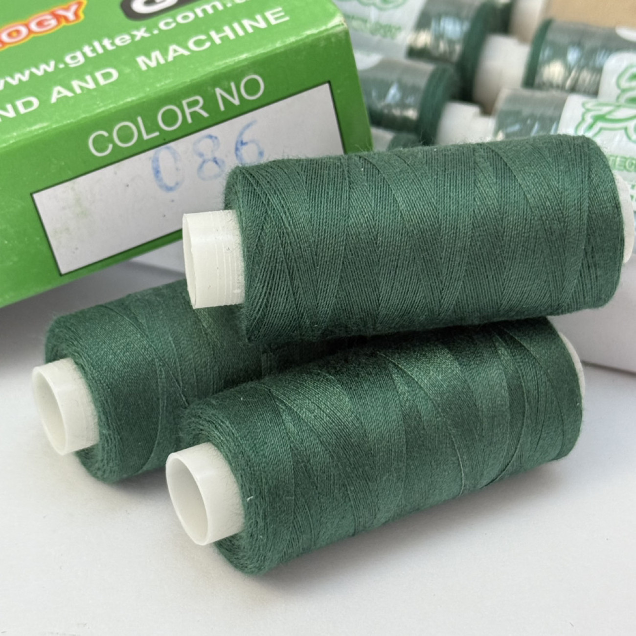 Нитки для шиття Peri 100% поліестер, 40/2, 400Y (№086)