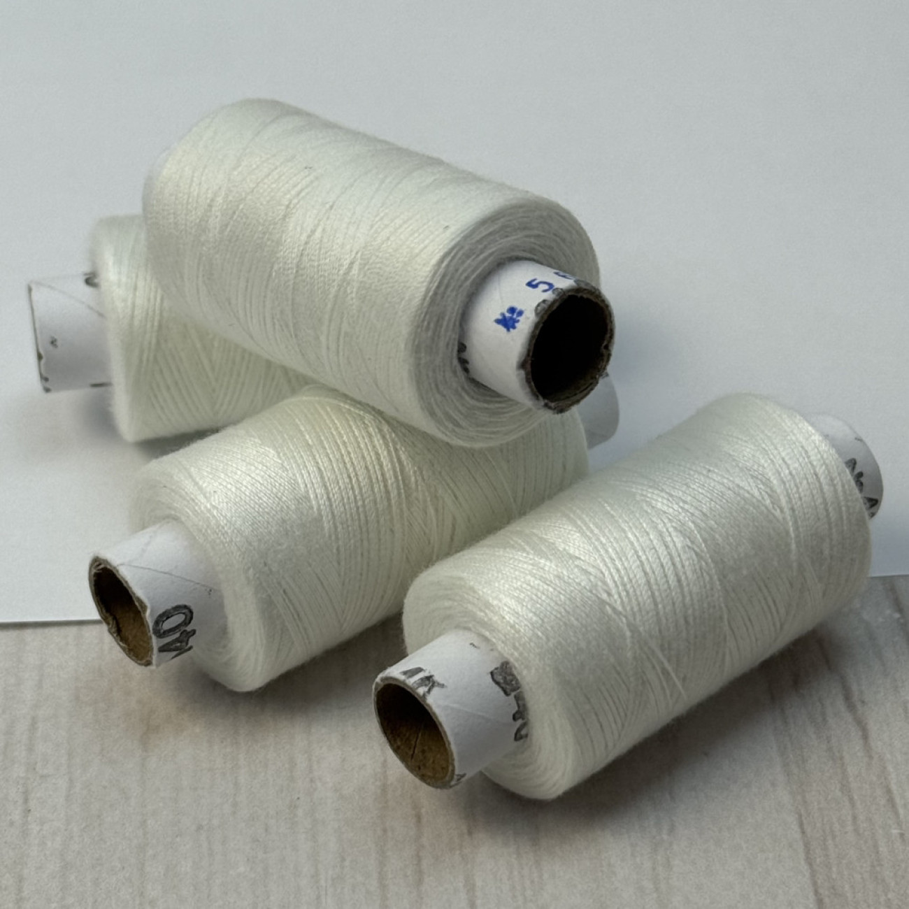 Нитки для шиття Peri 100% поліестер, 40/2, 400Y (№567)