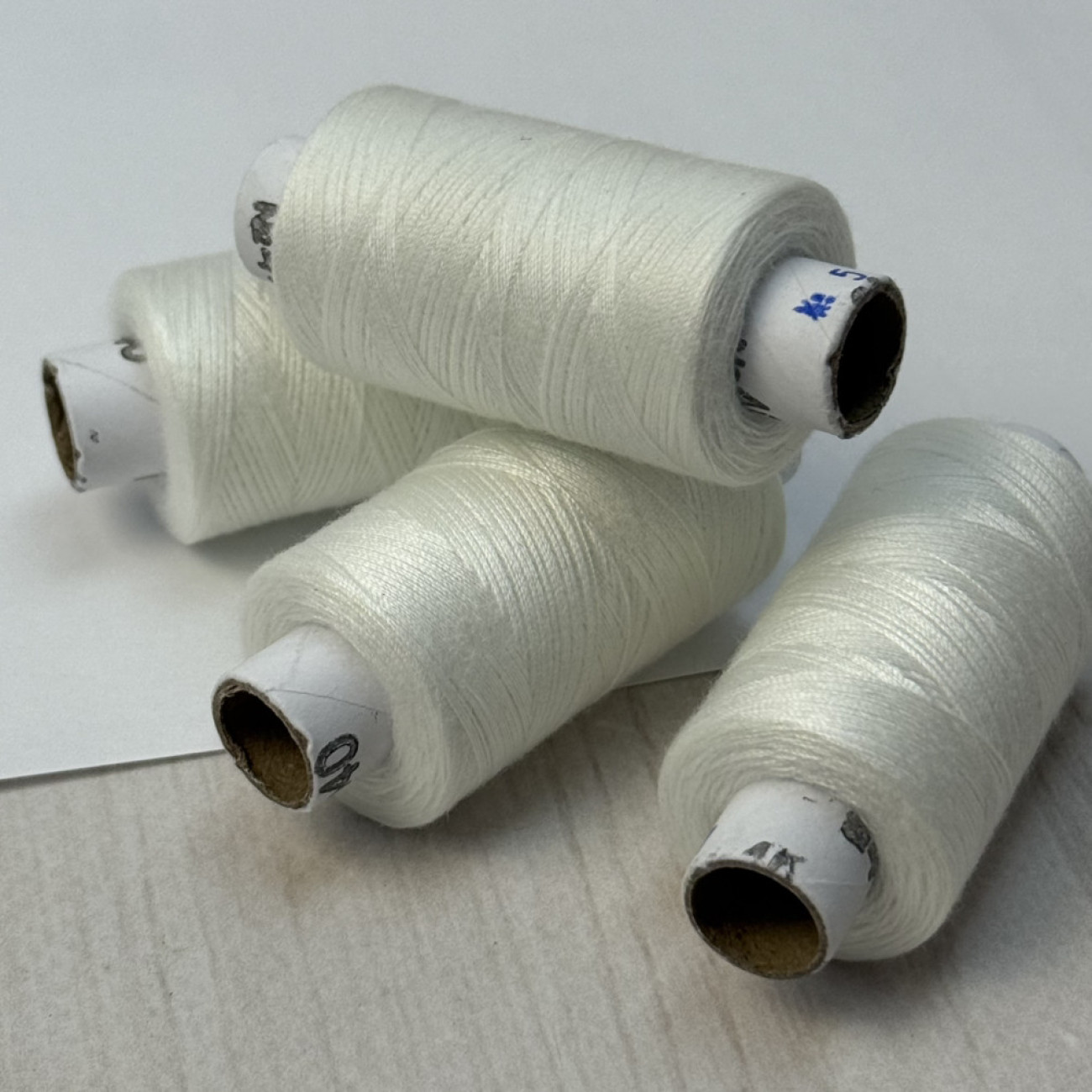 Нитки для шиття Peri 100% поліестер, 40/2, 400Y (№567)