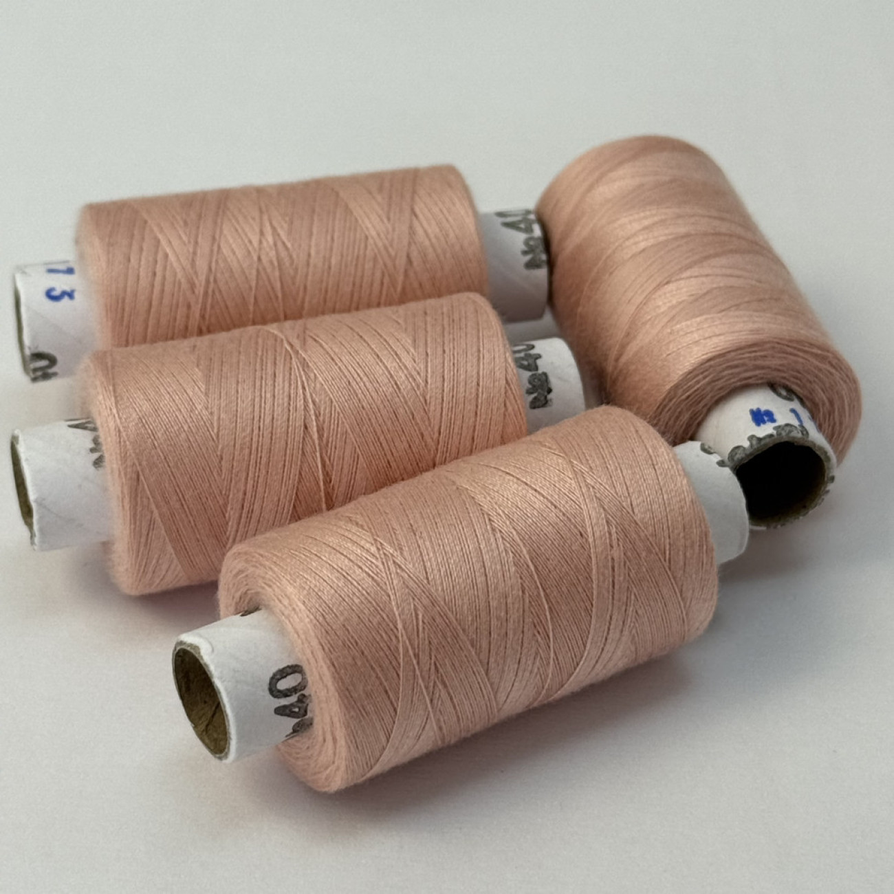 Нитки для шиття Peri 100% поліестер, 40/2, 400Y (№173)