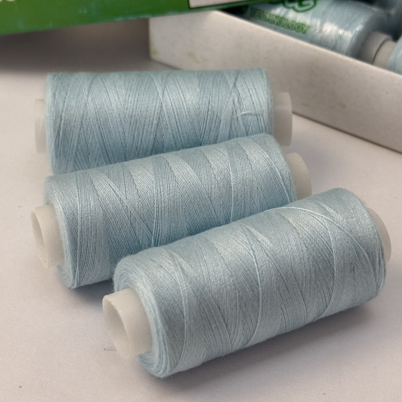 Нитки для шиття Peri 100% поліестер, 40/2, 400Y (№190)