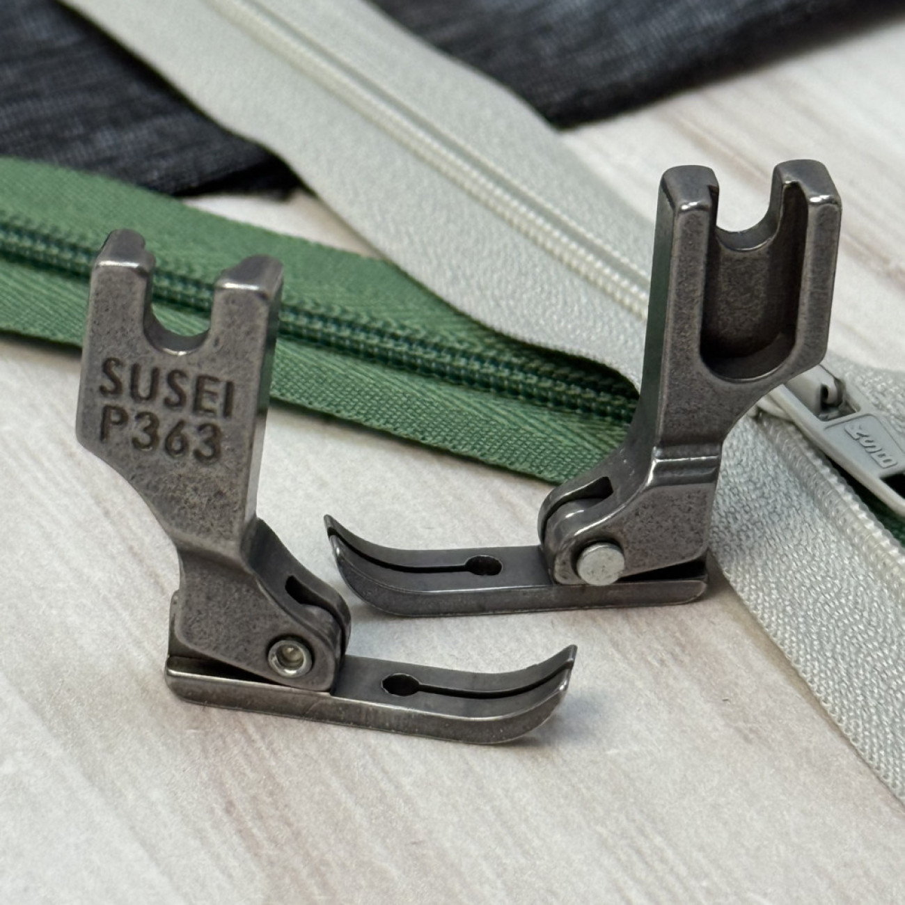 Лапка P363 для вшивання блискавки двохстороння вузька для промислових швейних машин