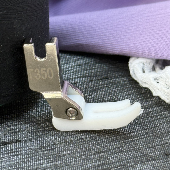 Лапка T35 універсальна фторопластова (ширина підошви 10,5 мм) для промислових швейних машин