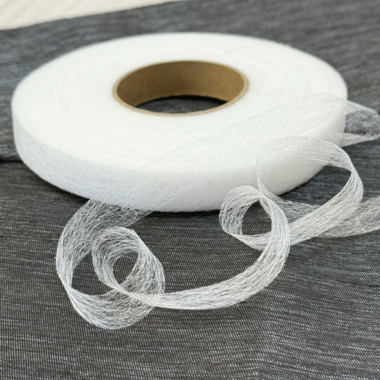 Павутинка клейова 15 мм, моток 100 м, біла